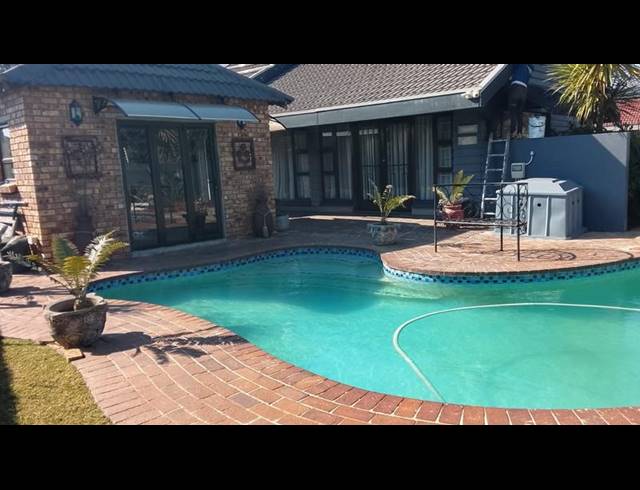4 BEDROOM HOUSE FOR SALE IN GREENHILLS